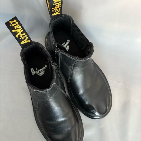 Dr.Martens Kids Black Chelsea Boots (used w/slight blemish) - Picture 4 of 12